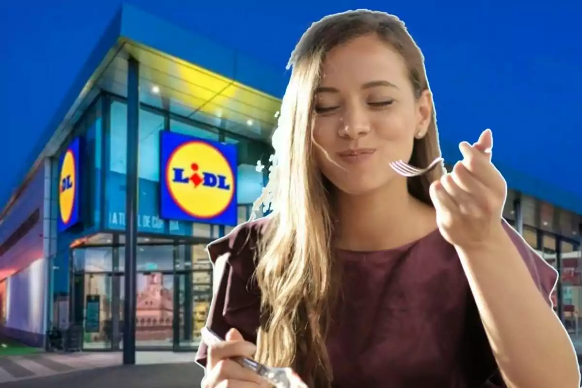 Una dona gaudint d'un àpat davant d'una botiga Lidl.