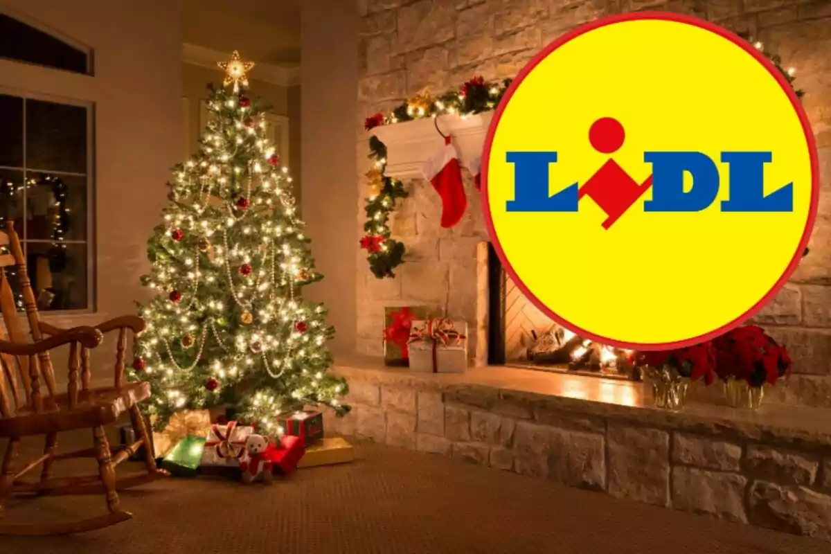 Un árbol de Navidad decorado junto a una chimenea con el logotipo de Lidl superpuesto.