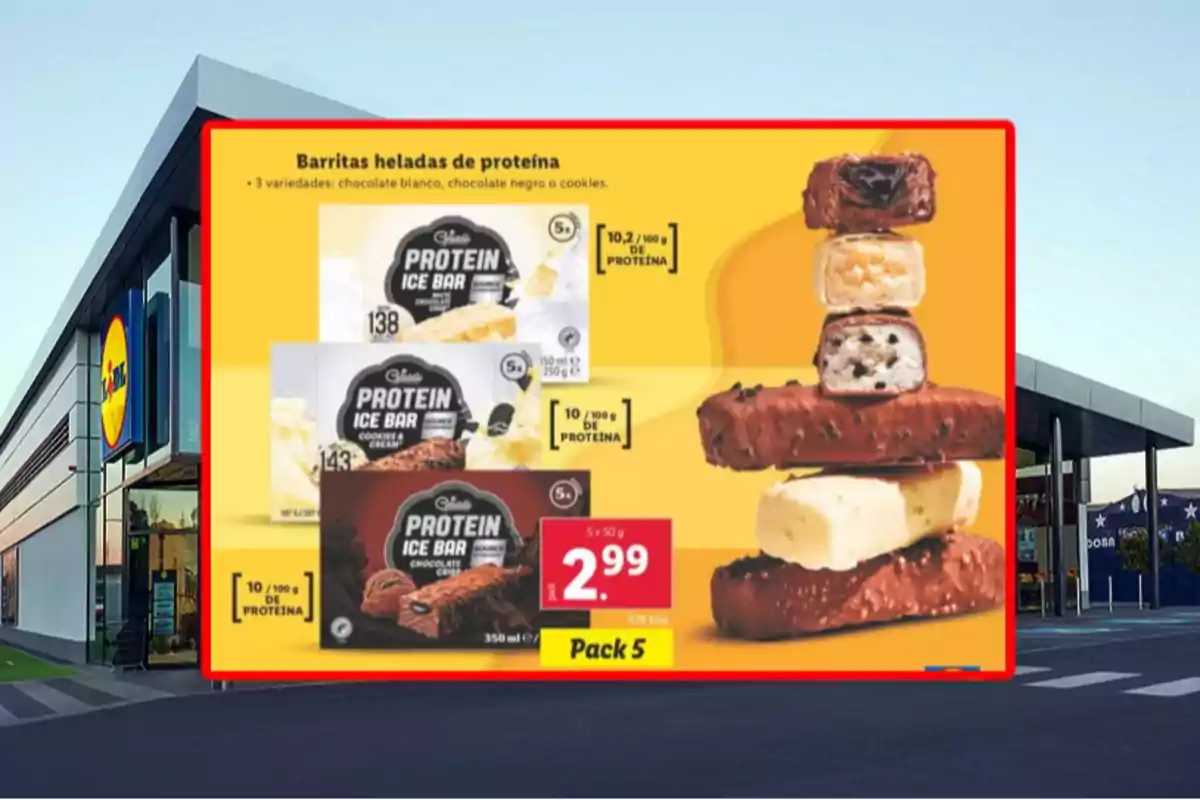 Anunci de barretes gelades de proteïna en un supermercat, mostrant tres varietats: xocolata blanca, xocolata negra i cookies, amb informació nutricional i preu del pack de cinc unitats. Anunci de barretes gelades de proteïna en un supermercat, mostrant tres varietats: xocolata blanca, xocolata negra i cookies, amb informació nutricional i preu del pack de cinc unitats.