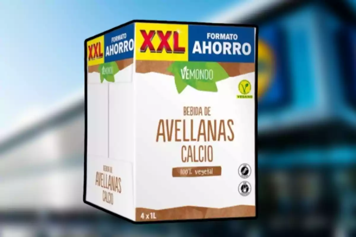 Caixa de beguda d'avellanes amb calci, format estalvi XXL, 100% vegetal i vegà, marca Vemondo. Caixa de beguda d'avellanes amb calci, format estalvi XXL, 100% vegetal i vegà, marca Vemondo.