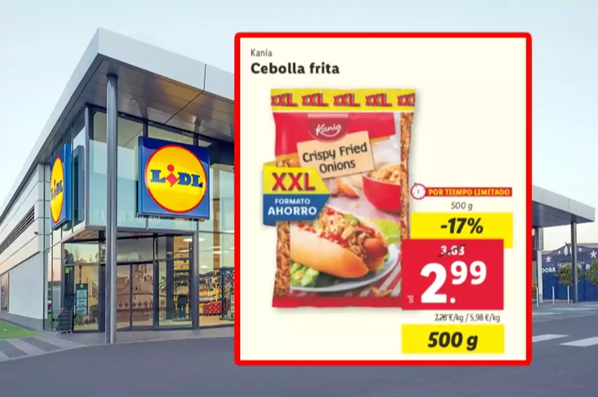 Imatge d'una botiga Lidl amb un anunci de ceba fregida Kania en format XXL, mostrant un descompte del 17% i un preu de 2,99 euros per 500 grams. Imatge d'una botiga Lidl amb un anunci de ceba fregida Kania en format XXL, mostrant un descompte del 17% i un preu de 2,99 euros per 500 grams.