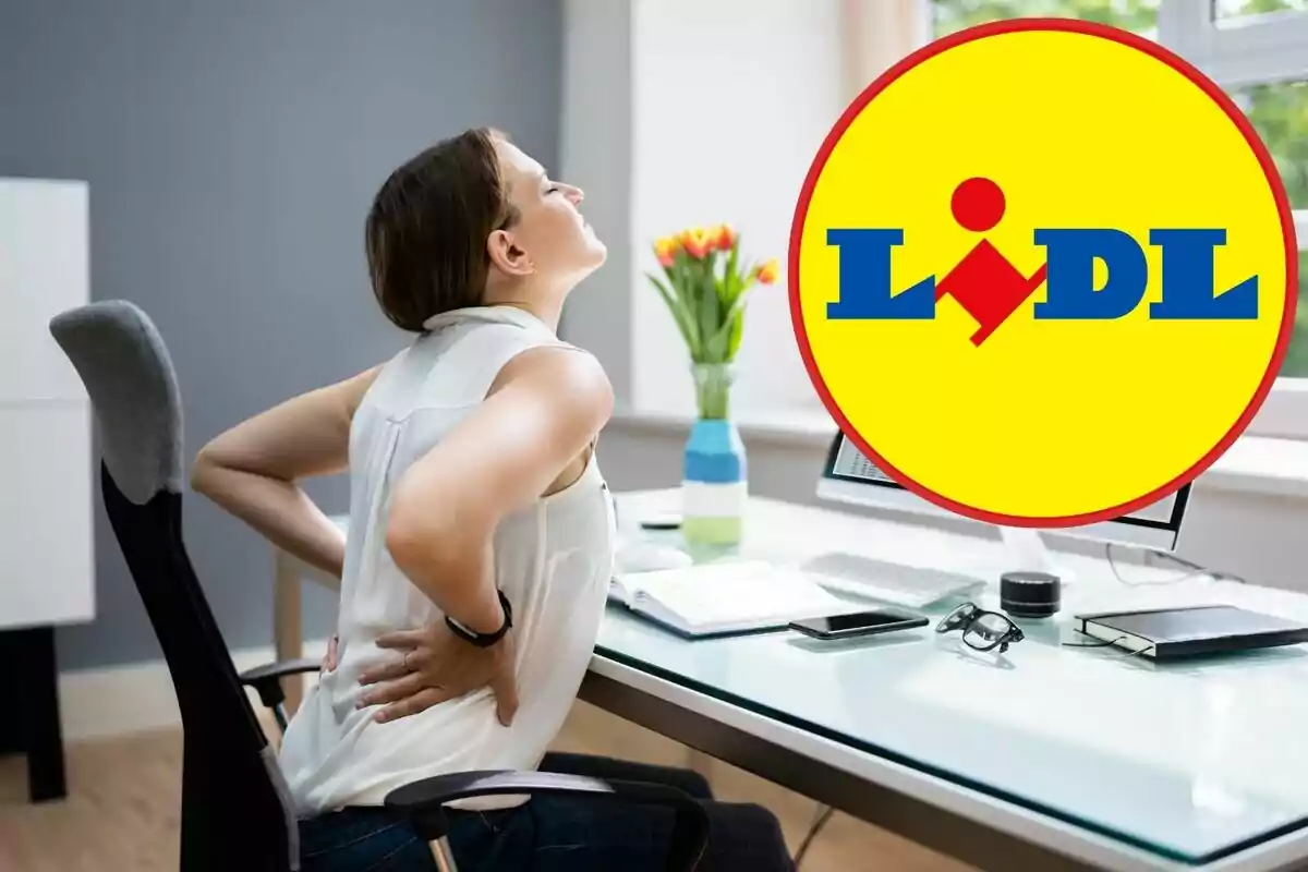 Dona asseguda a una oficina amb mal d'esquena al costat del logotip de Lidl. Dona asseguda a una oficina amb mal d'esquena al costat del logotip de Lidl.