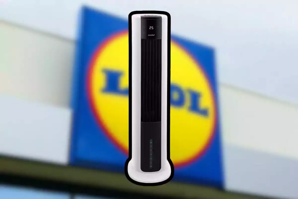 Ventilador de torre en primer pla amb el logotip de Lidl desenfocat al fons Ventilador de torre en primer pla amb el logotip de Lidl desenfocat al fons