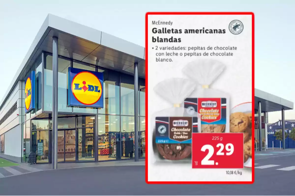 Imatge d'una botiga Lidl amb un cartell promocional de galetes americanes toves McEnnedy, que vénen en dues varietats: trossets de xocolata amb llet o trossets de xocolata blanca, amb un preu de 2,29 euros per 225 grams.