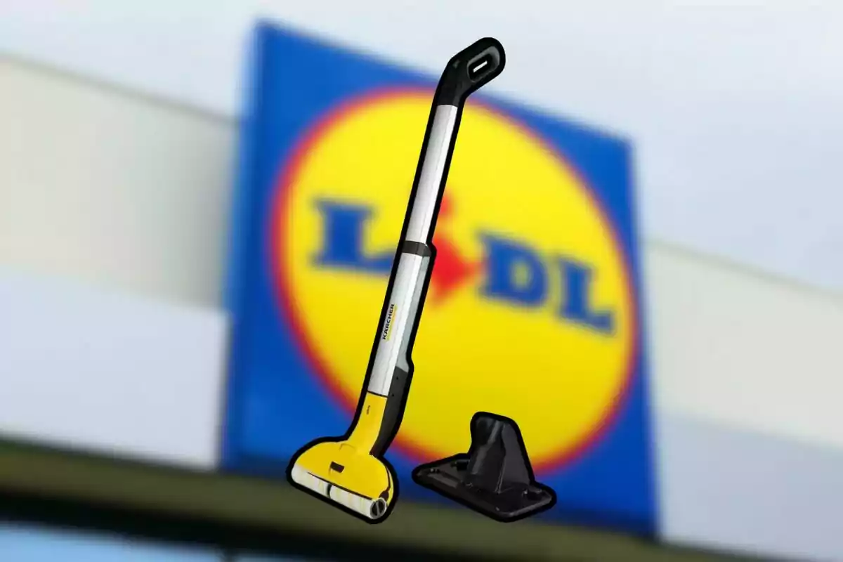 Aspiradora groga i negra davant d'un cartell de Lidl.