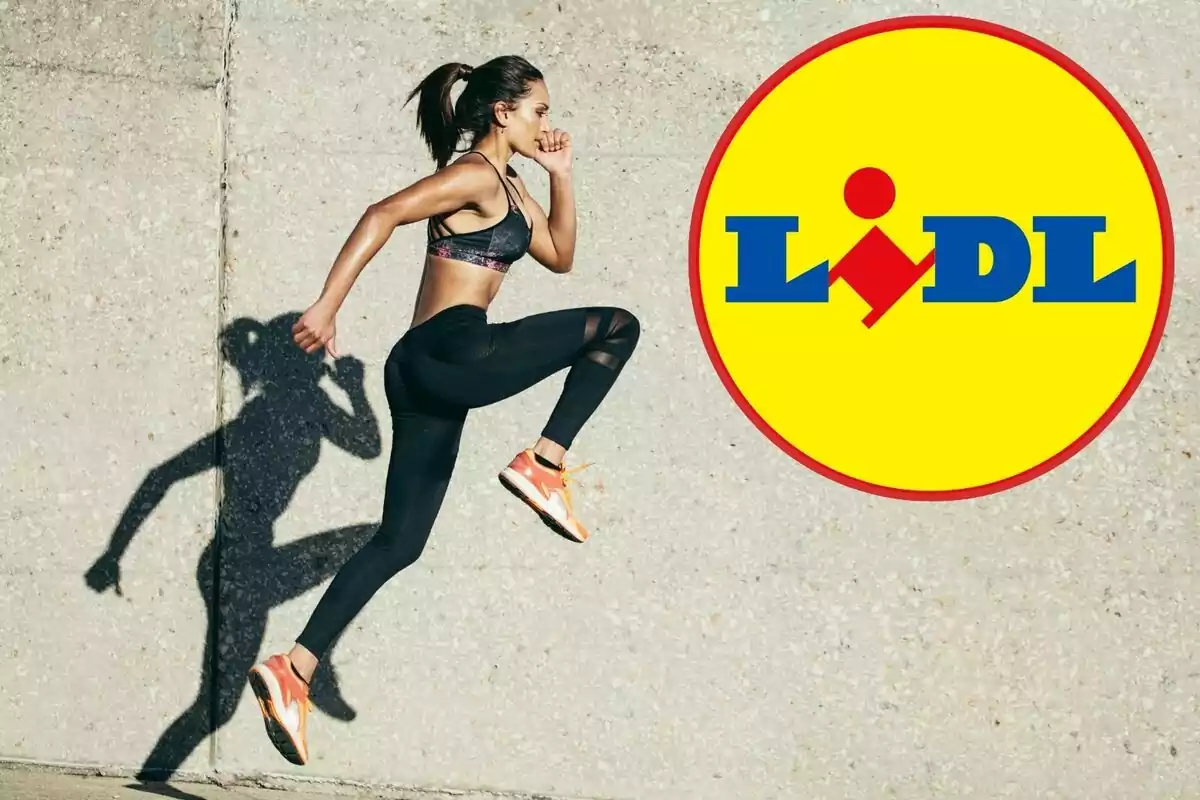 Una dona en roba esportiva saltant davant d'una paret de concret amb el logotip de Lidl a la dreta.