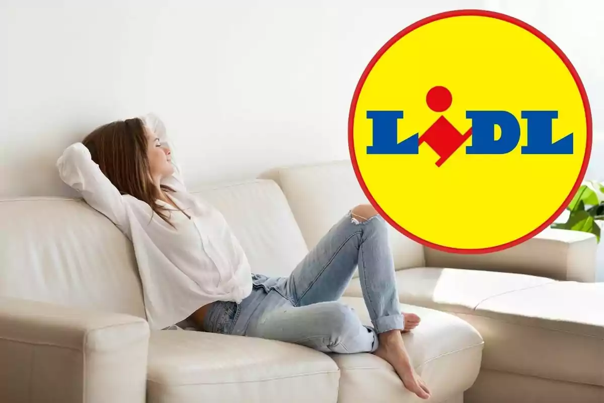 Dona relaxant-se en un sofà amb el logotip de Lidl superposat.