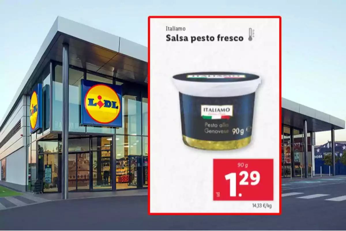 Imatge d'una botiga Lidl amb un anunci de salsa pesto fresc de la marca Italiamo, mostrant un envàs de 90 grams a un preu d'1,29 euros. Imatge d'una botiga Lidl amb un anunci de salsa pesto fresc de la marca Italiamo, mostrant un envàs de 90 grams a un preu d'1,29 euros.