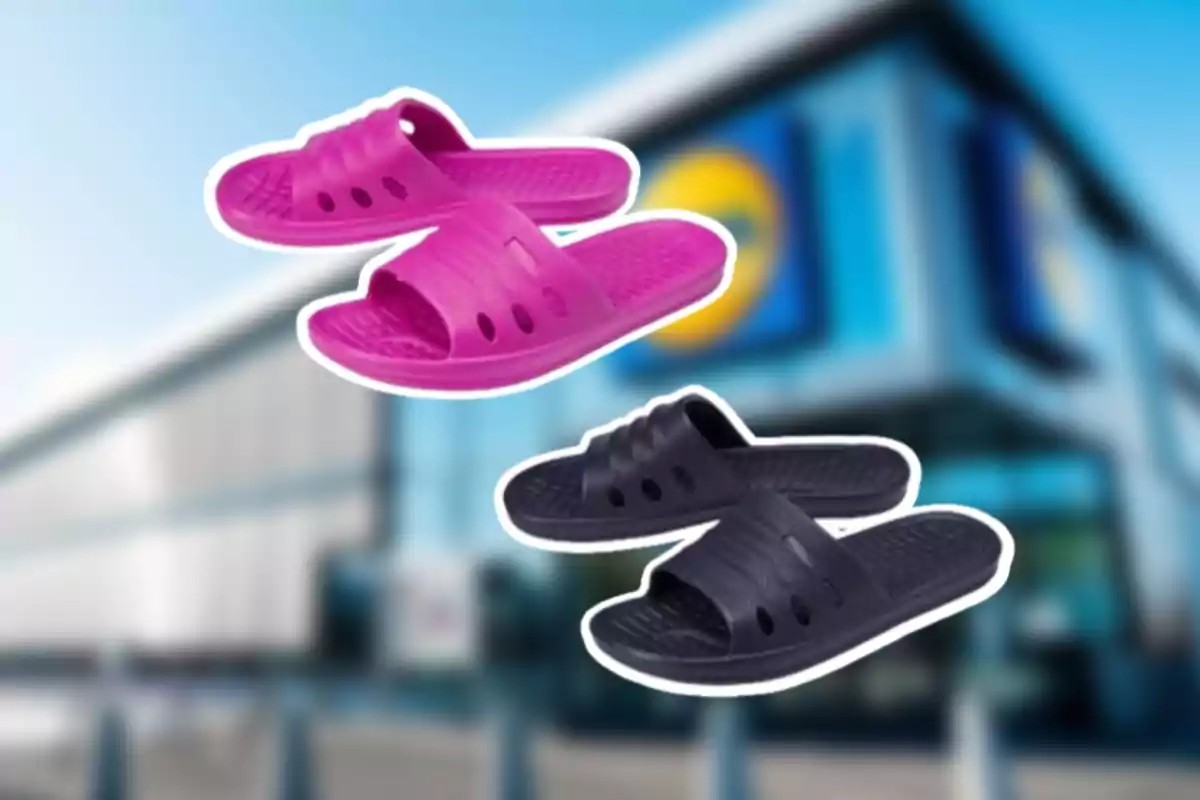 Dos parells de sandàlies de plàstic, una de color rosa i una altra de color negre, suren davant d’un edifici desenfocat. Dos parells de sandàlies de plàstic, una de color rosa i una altra de color negre, suren davant d’un edifici desenfocat.