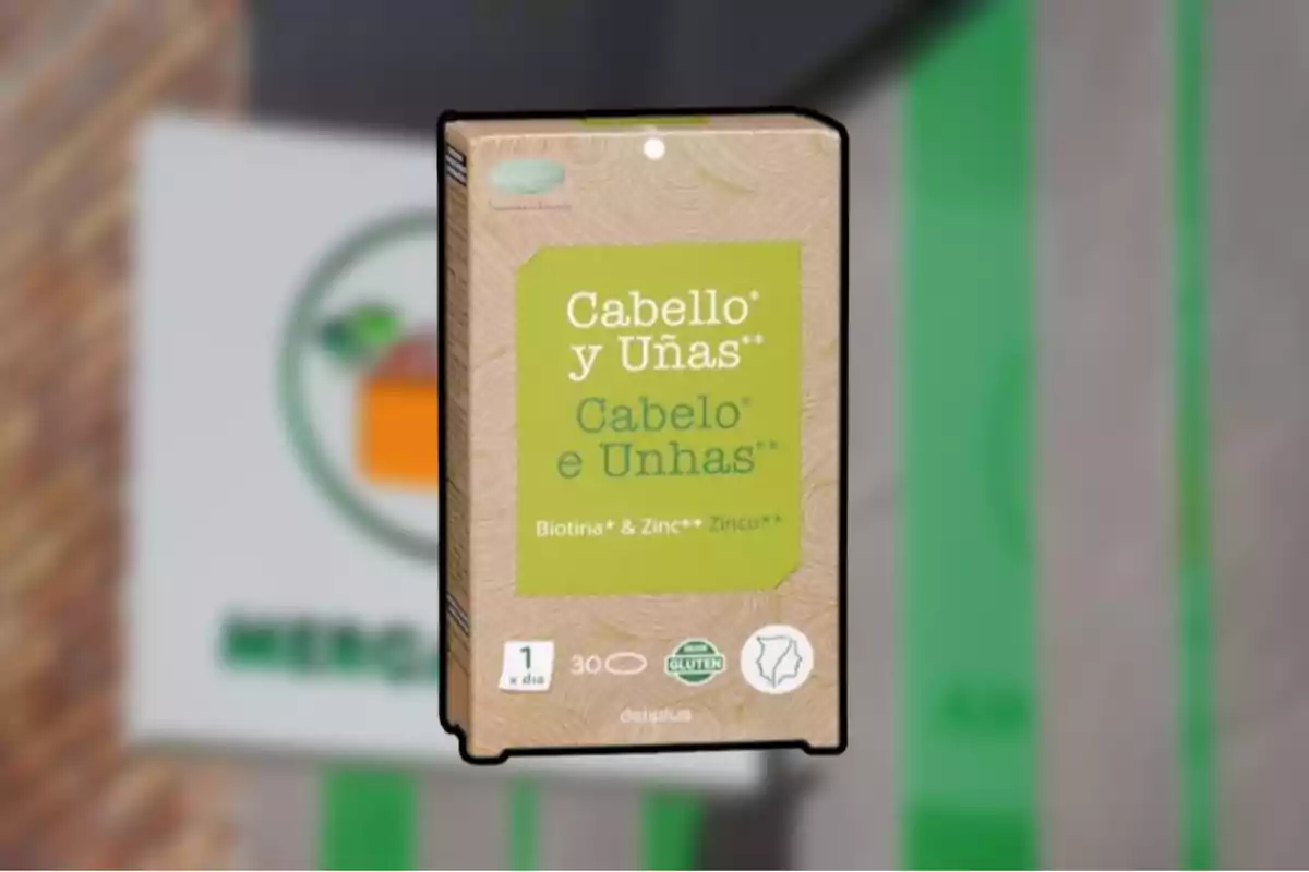 Caixa de suplement per a cabell i ungles amb biotina i zinc de la marca Deliplus. Caixa de suplement per a cabell i ungles amb biotina i zinc de la marca Deliplus.