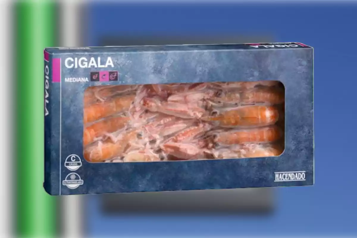 Caixa de llagostins mitjans congelats de la marca Hacendado. Caixa de llagostins mitjans congelats de la marca Hacendado.