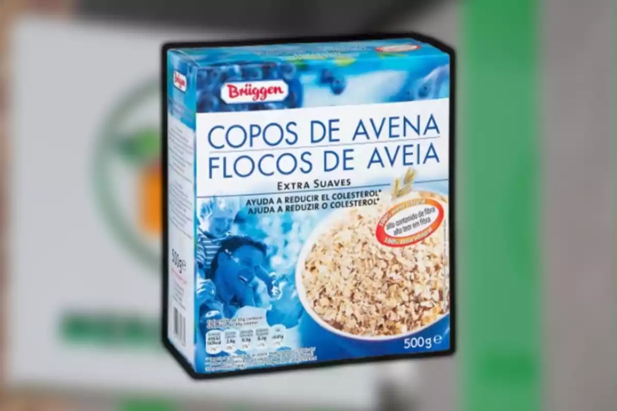 Capsa de flocs de civada extra suaus de la marca Brüggen, amb 500 grams, que ajuda a reduir el colesterol. Capsa de flocs de civada extra suaus de la marca Brüggen, amb 500 grams, que ajuda a reduir el colesterol.