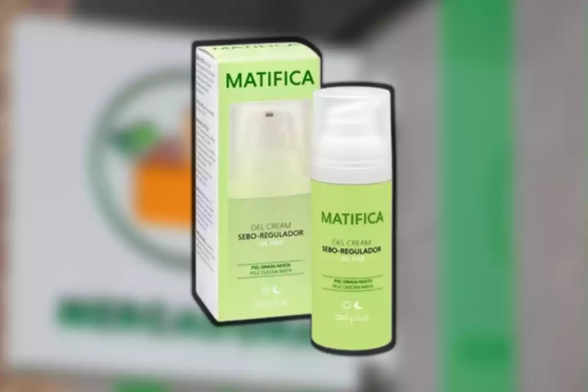 La imatge mostra un producte de cura facial anomenat 