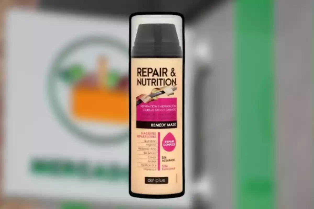 La imatge mostra un producte de cura capil·lar de la marca Deliplus anomenat La imatge mostra un producte de cura capil·lar de la marca Deliplus anomenat
