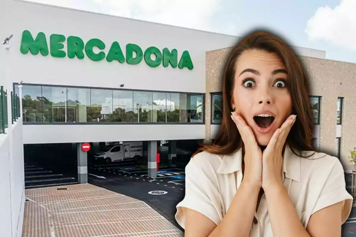 Una dona amb expressió de sorpresa davant d'un edifici de Mercadona.