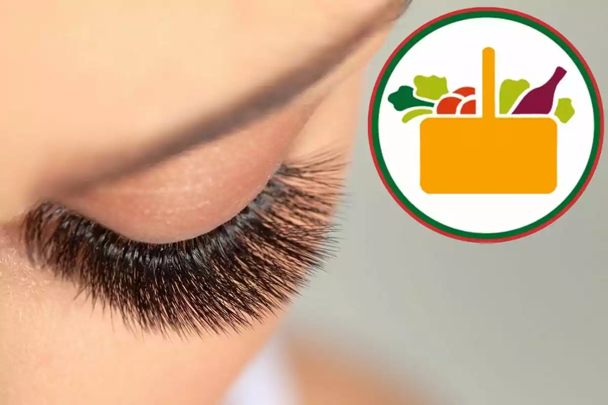 Un ojo cerrado con pestañas largas y un logotipo de una canasta de compras con alimentos.