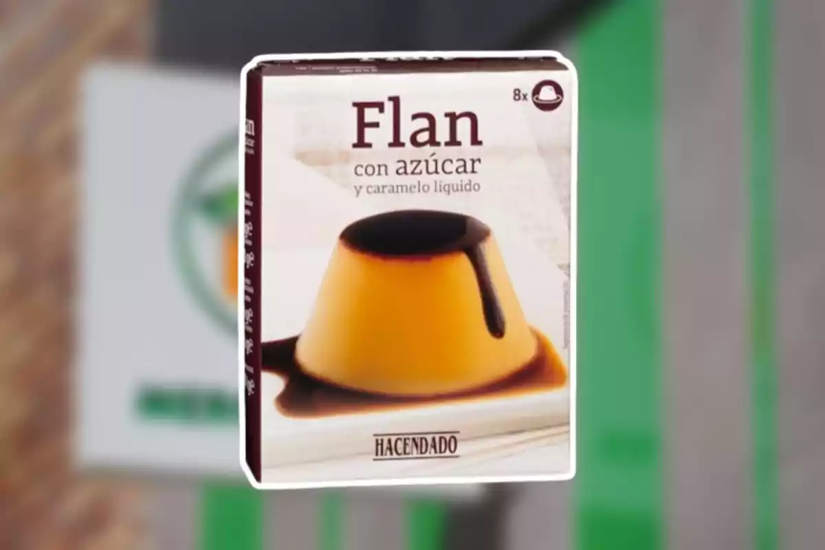 Caixa de flam amb sucre i caramel líquid de la marca Hacendado. Caixa de flam amb sucre i caramel líquid de la marca Hacendado.