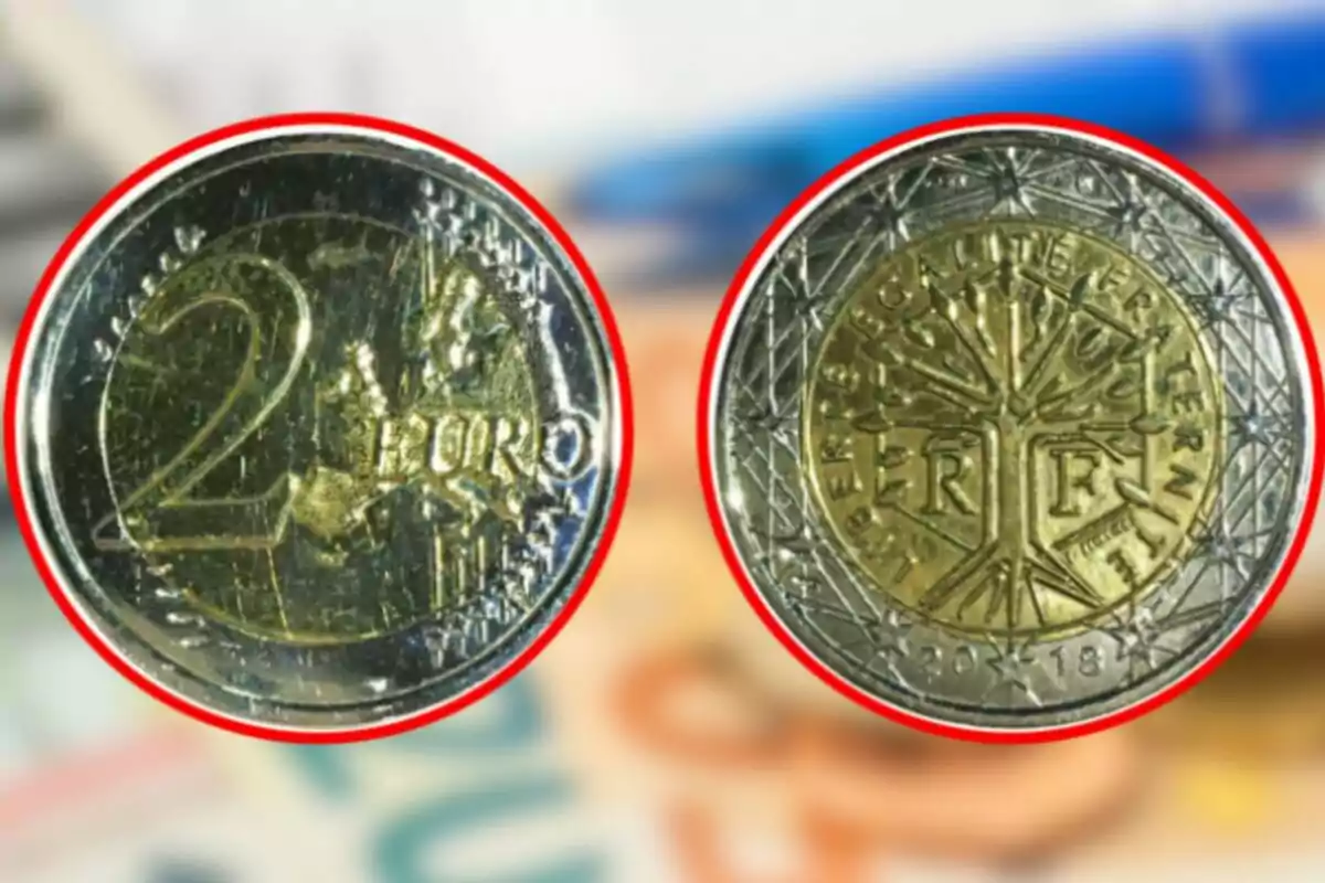 Monedes de 2 euros amb fons desenfocat. Monedes de 2 euros amb fons desenfocat.