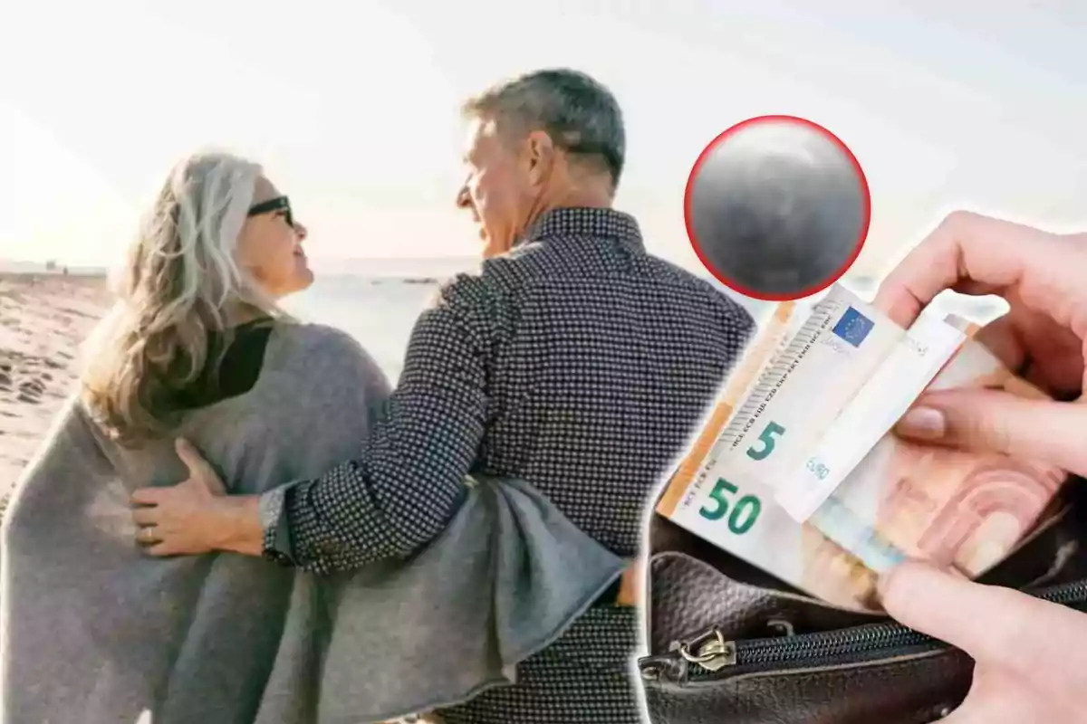 Una parella gran camina abraçada per la platja mentre una mà treu bitllets d?euro d?una cartera.