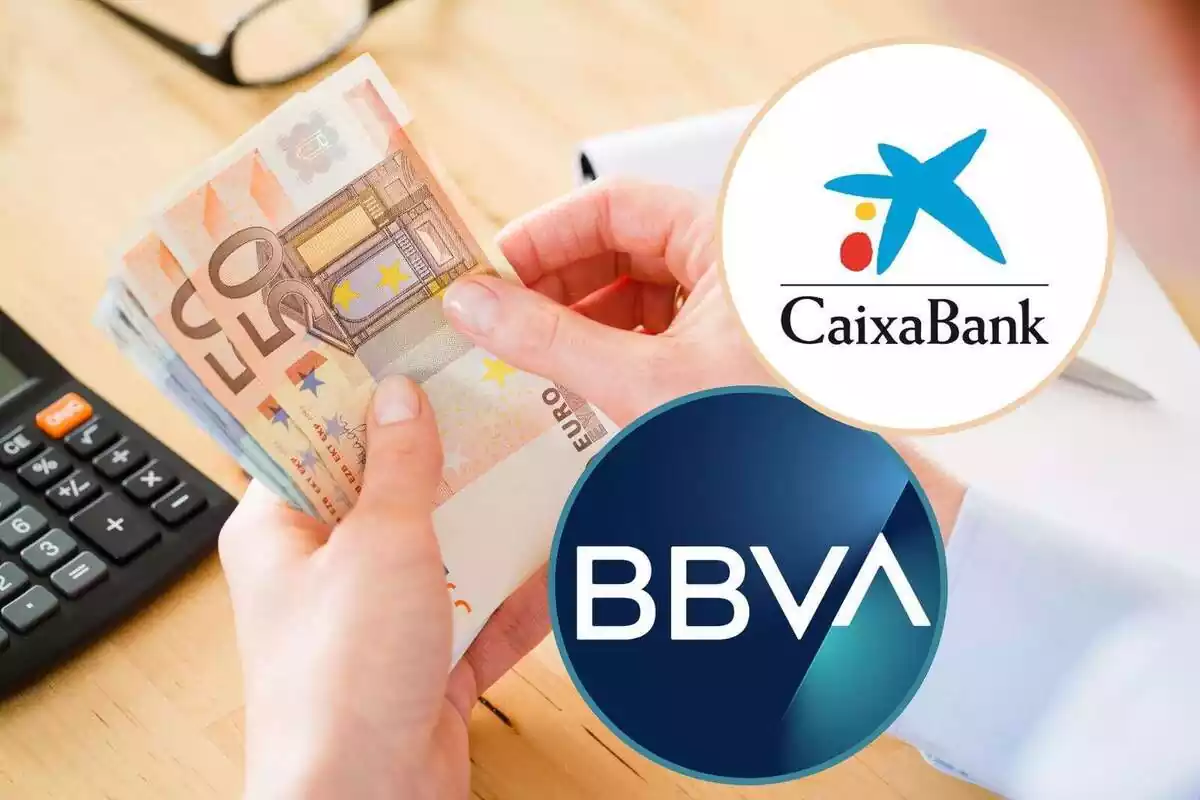 Muntatge d'un banquer comptant diners amb la imatge de CaixaBank i BBVA