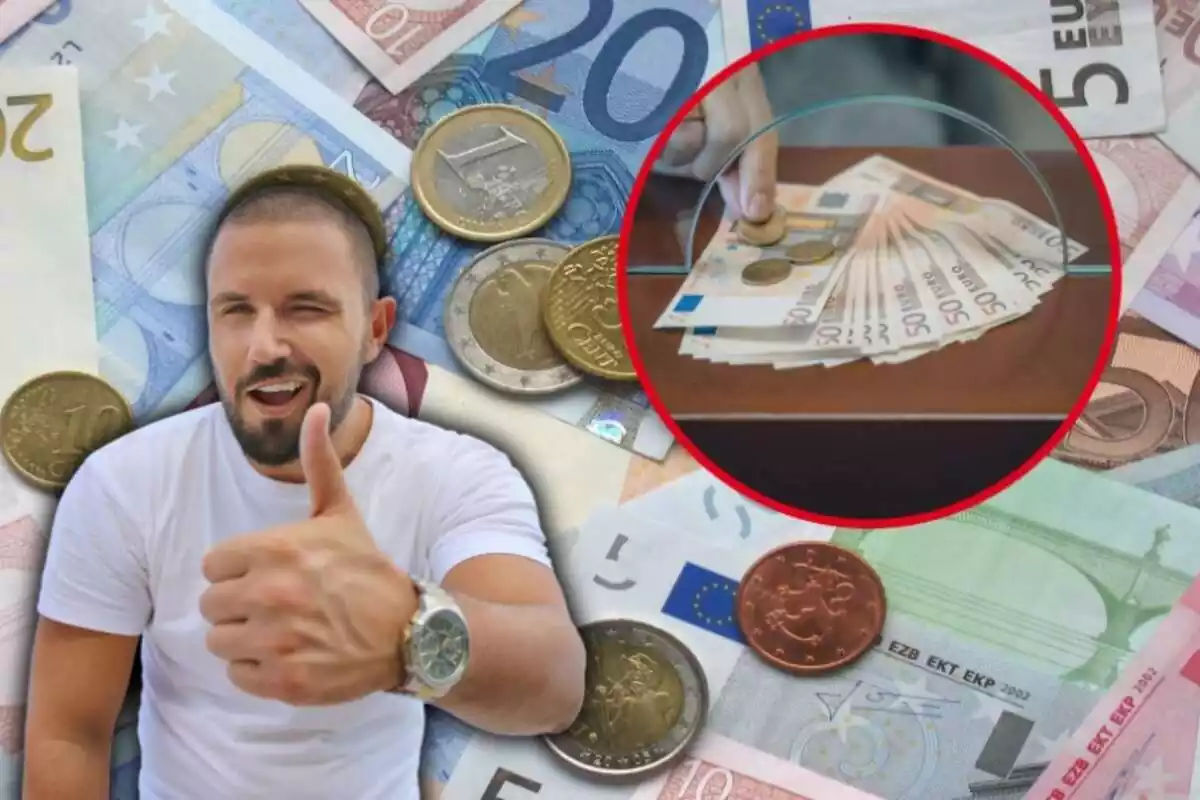 Un home aixeca el puça en senyal d'aprovació, amb un fons de bitllets i monedes d'euro, i diversos bitllets de 50 euros al cercle