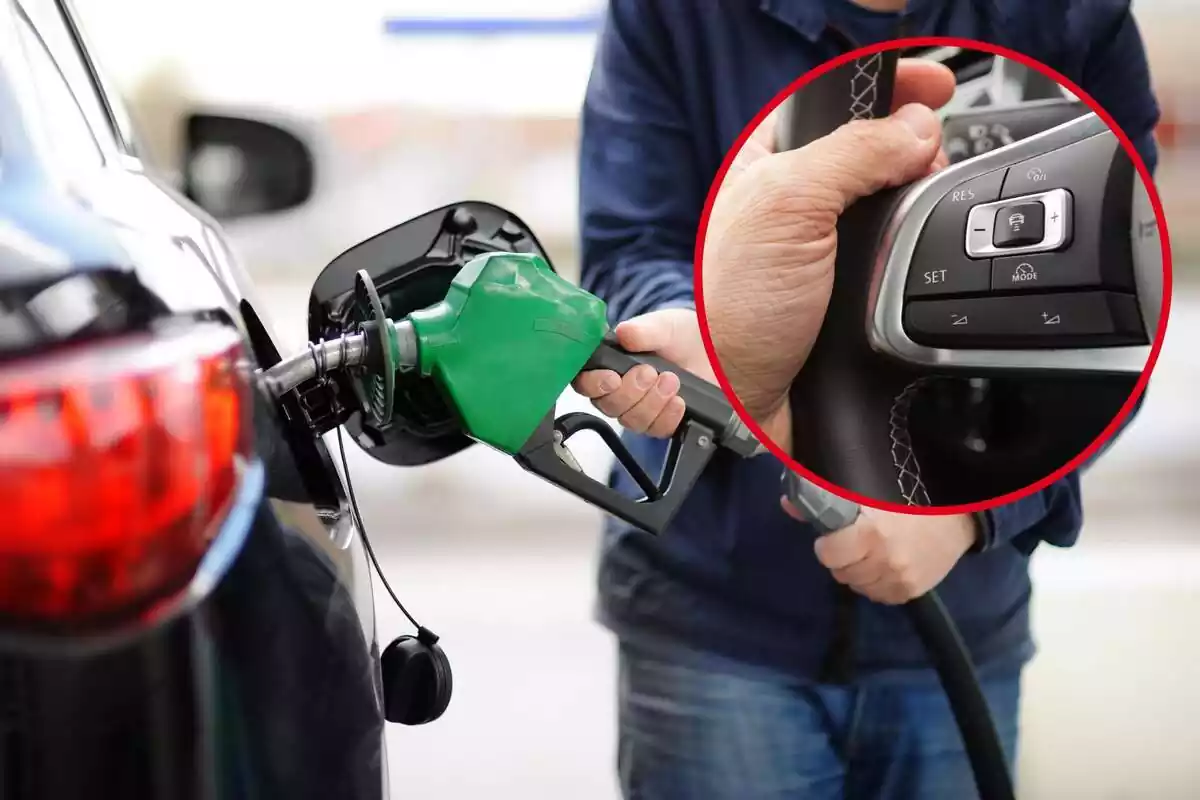 Un home reposta combustible al cotxe, i al cercle, un primer pla dels botons del vehicle