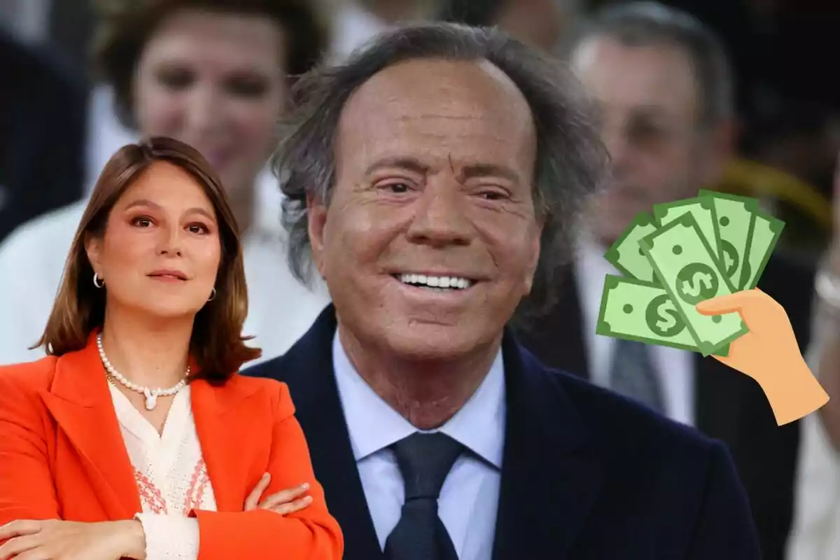 Chábeli Iglesias i Julio Iglesias posen per a la càmera, Chábeli amb jaqueta taronja i Julio amb vestit fosc, mentre una il·lustració d'una mà sosté bitllets de diners.