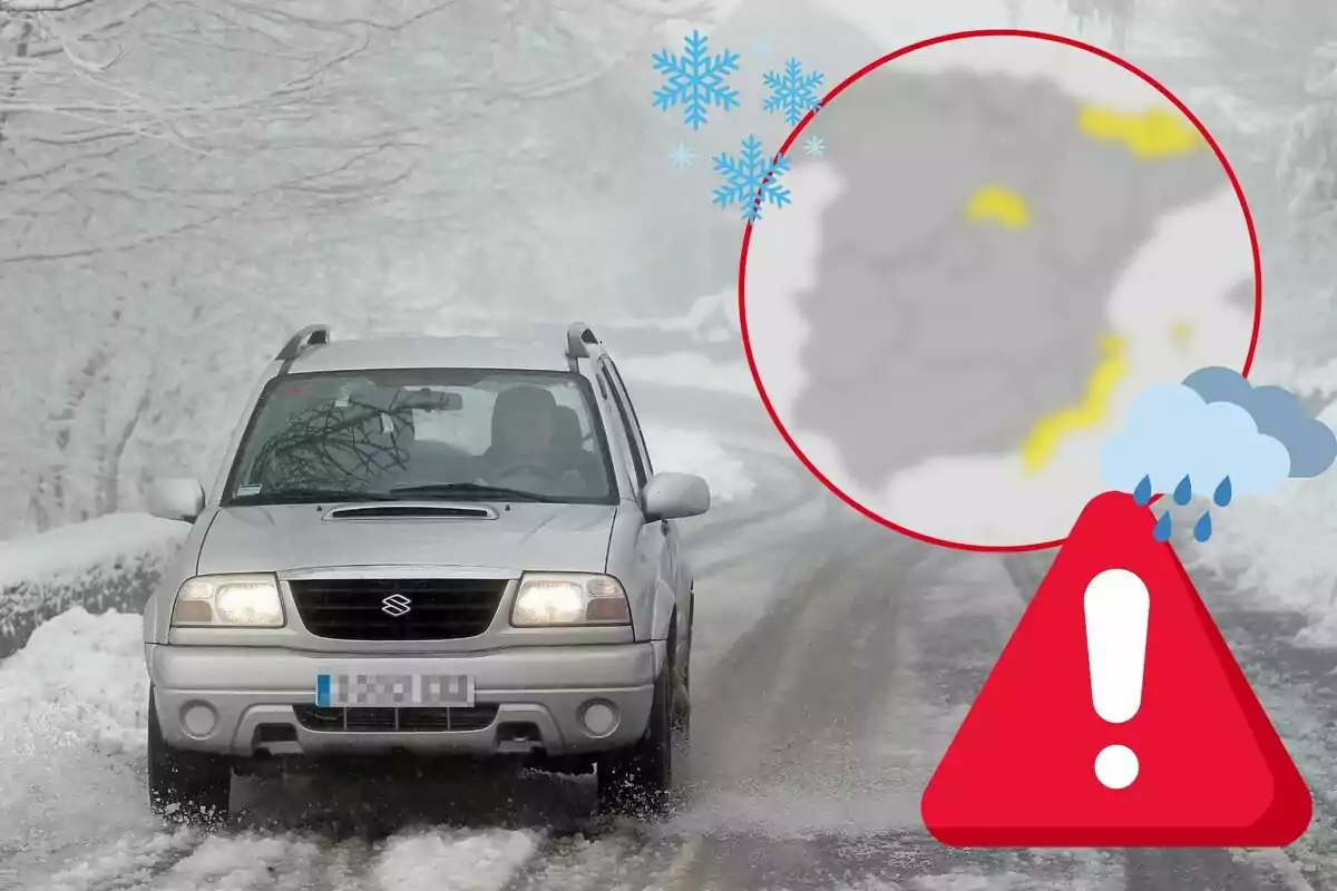 Un cotxe circula per una carretera nevada amb un mapa del temps mostrant advertències de neu i pluja.