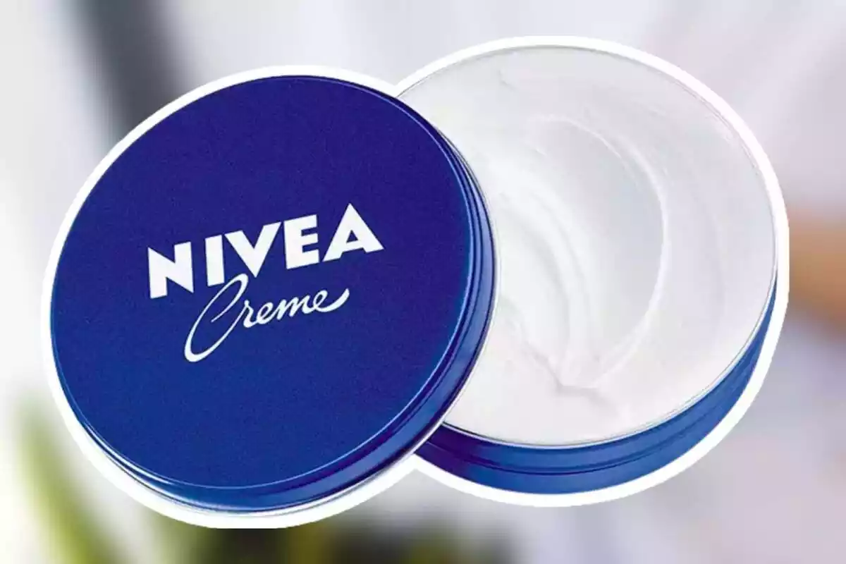 Muntatge de la crema Nivea, amb el pot blau