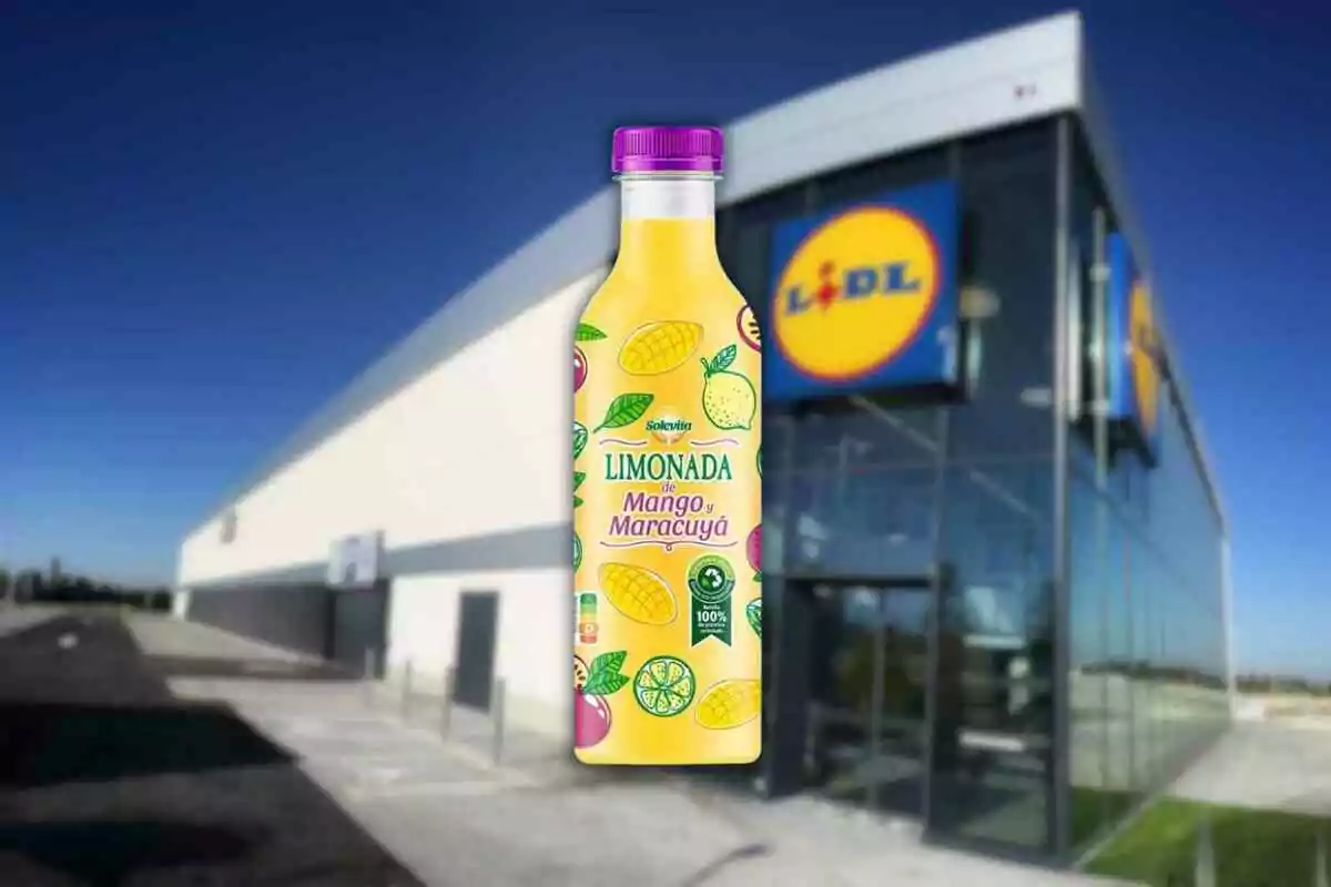 Ampolla de llimonada de mango i fruita de la passió de la marca Solevita davant d’una botiga Lidl Ampolla de llimonada de mango i fruita de la passió de la marca Solevita davant d’una botiga Lidl