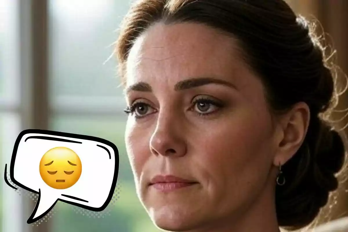 Primer pla de Kate Middleton amb expressió seriosa i amb un globus de diàleg que conté un emoji de tristesa.