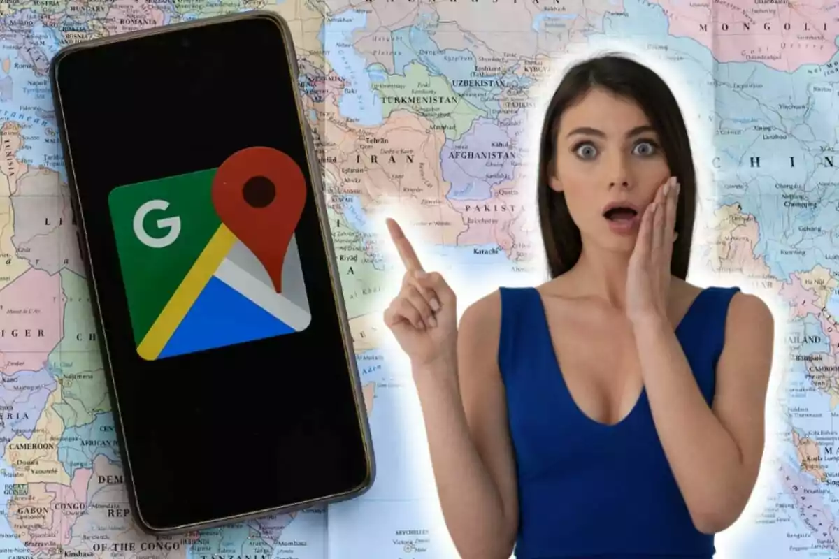 Una dona sorpresa assenyala un telèfon amb el logo de Google Maps sobre un mapa.