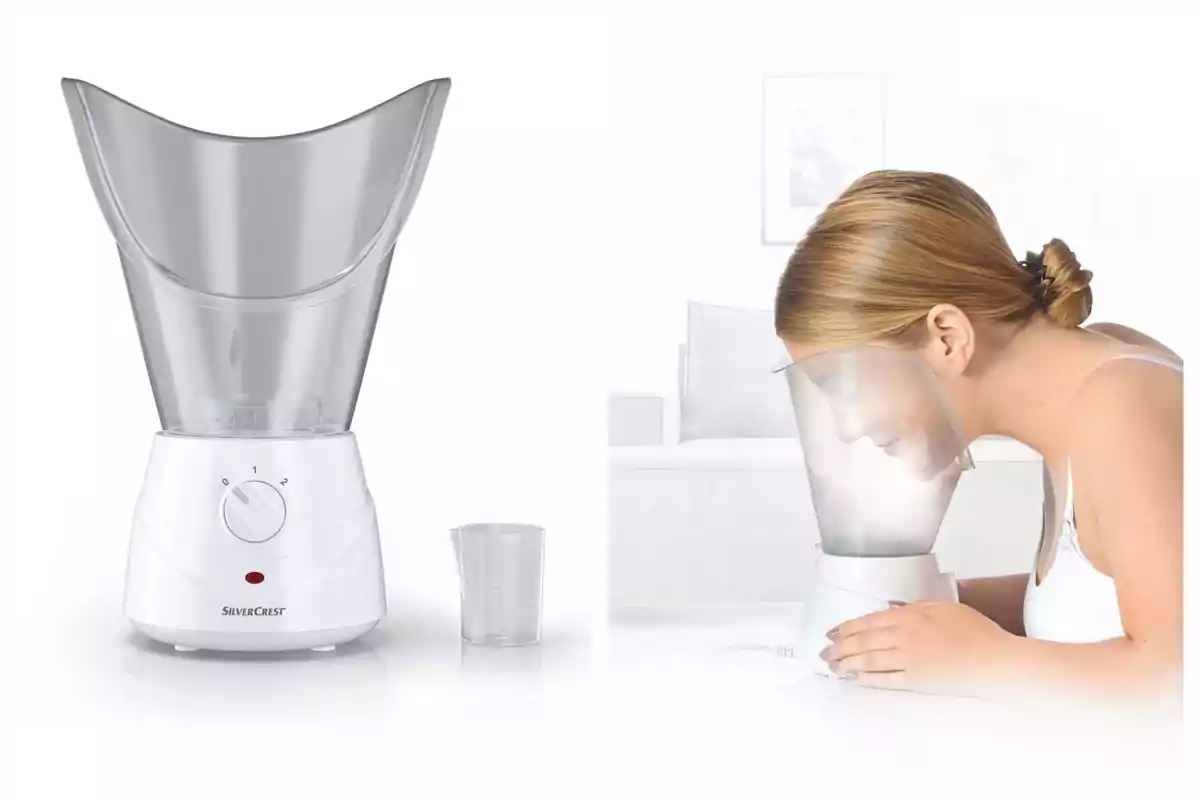 Una dona utilitza un vaporitzador facial blanc de Lidl amb un recipient mesurador al costat. Una dona utilitza un vaporitzador facial blanc de Lidl amb un recipient mesurador al costat.