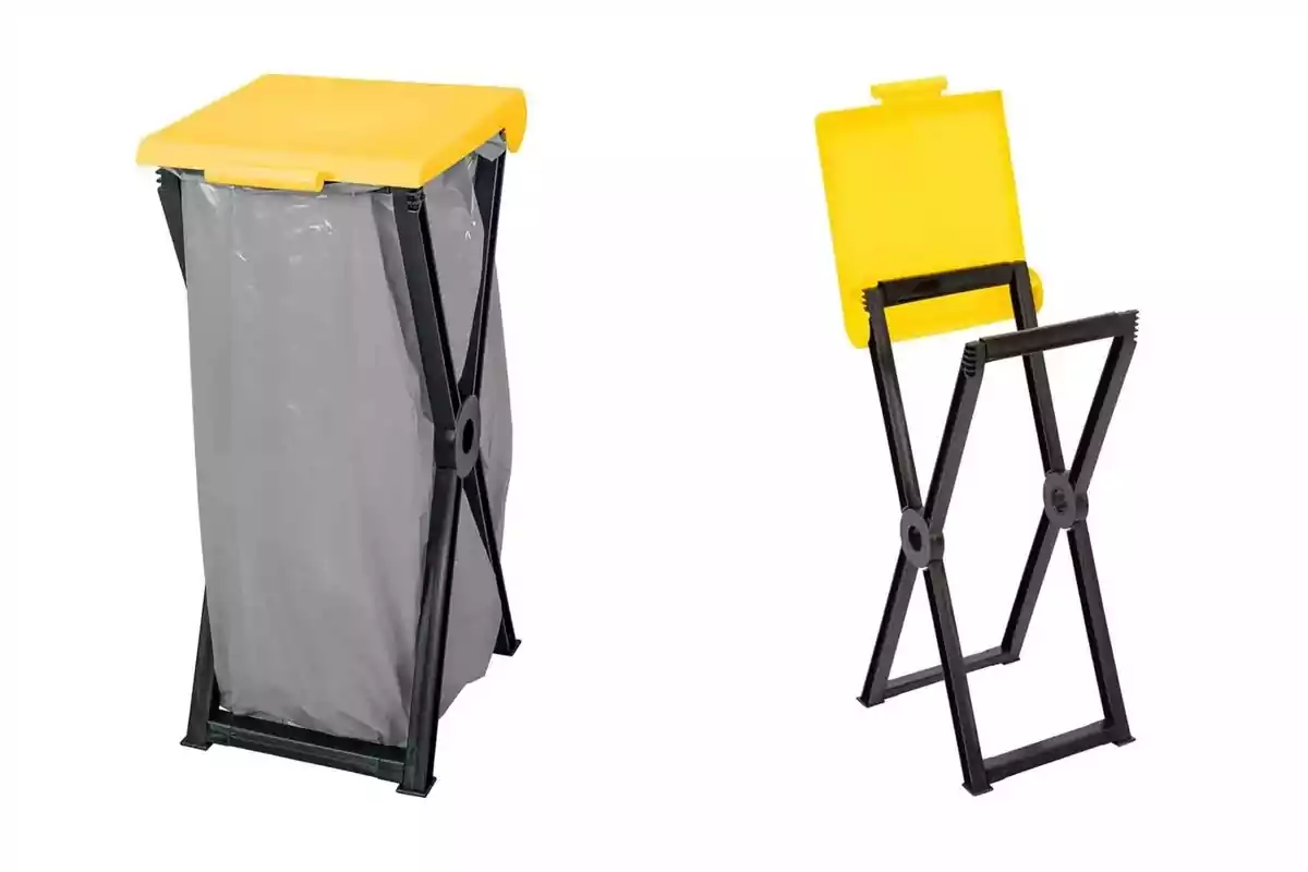 Un suport plegable per a bosses d'escombraries amb tapa groga de Lidl, mostrant dues posicions: una amb la bossa col·locada i l'altra sense. Un suport plegable per a bosses d'escombraries amb tapa groga de Lidl, mostrant dues posicions: una amb la bossa col·locada i l'altra sense.