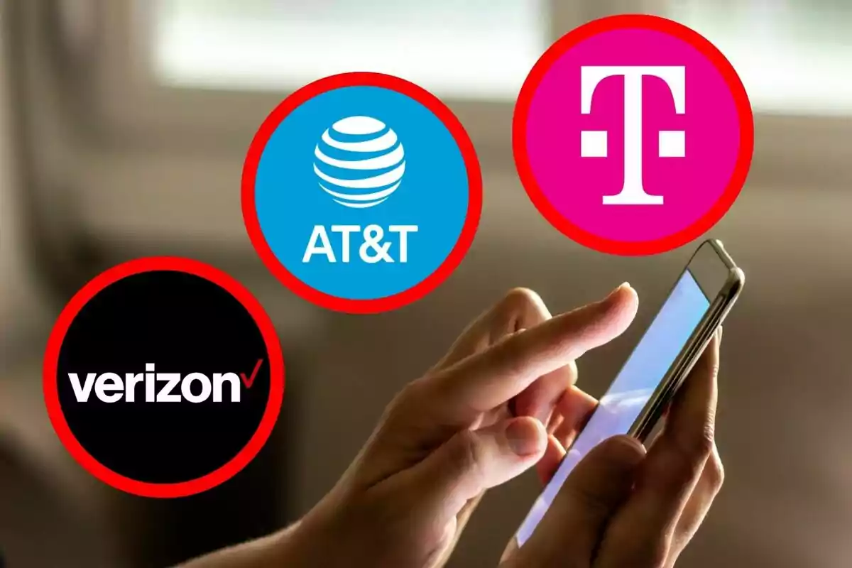 Manos usando un teléfono móvil con los logotipos de Verizon, AT&T y T-Mobile sobrepuestos. Manos usando un teléfono móvil con los logotipos de Verizon, AT&T y T-Mobile sobrepuestos.