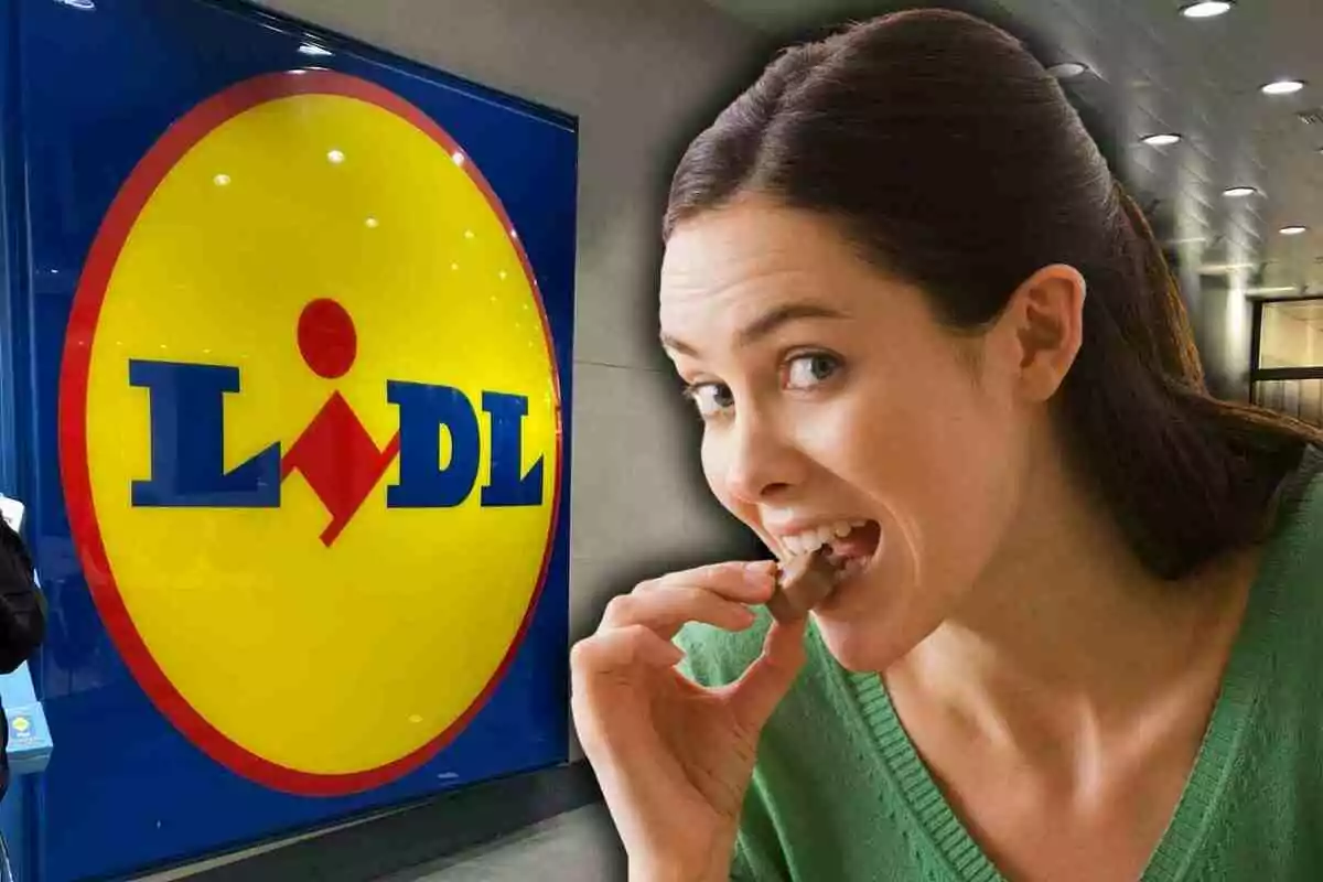 Dona somrient menjant un tros de xocolata davant d’un cartell gran del supermercat Lidl
