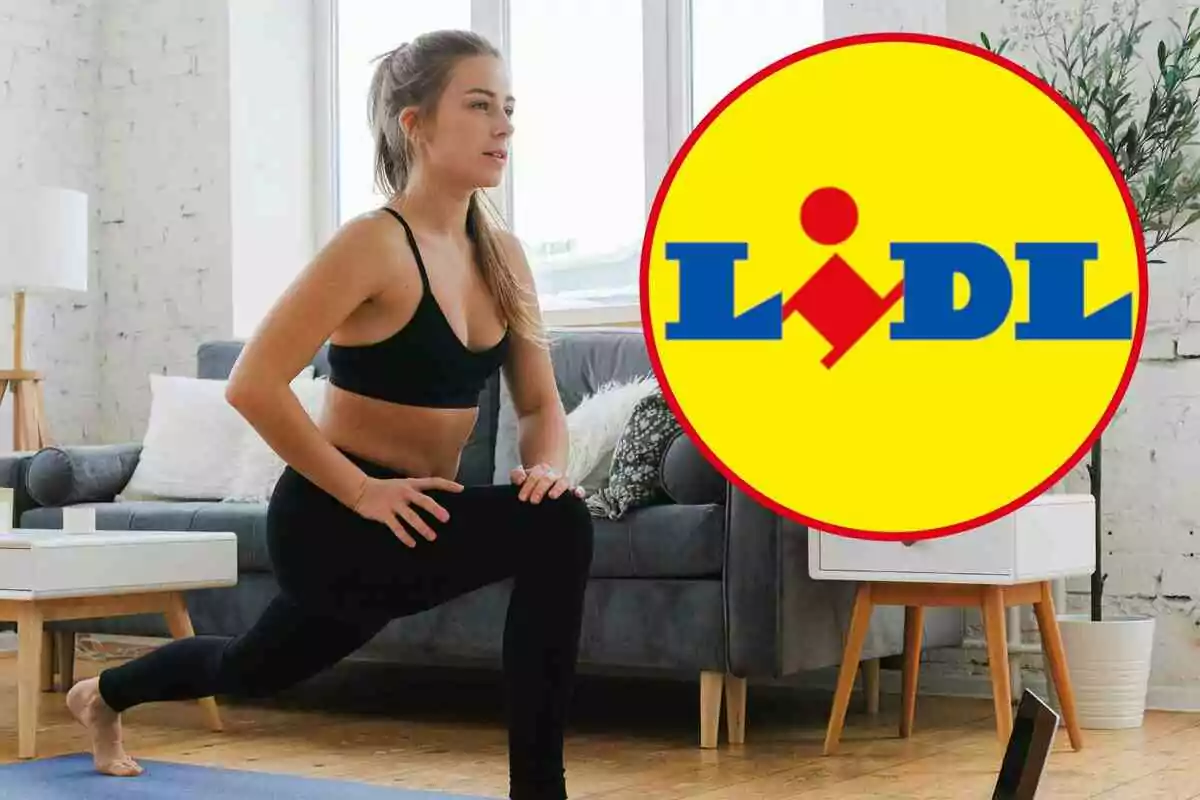 Dona fent exercici a casa amb roba esportiva i el logotip de Lidl en primer pla