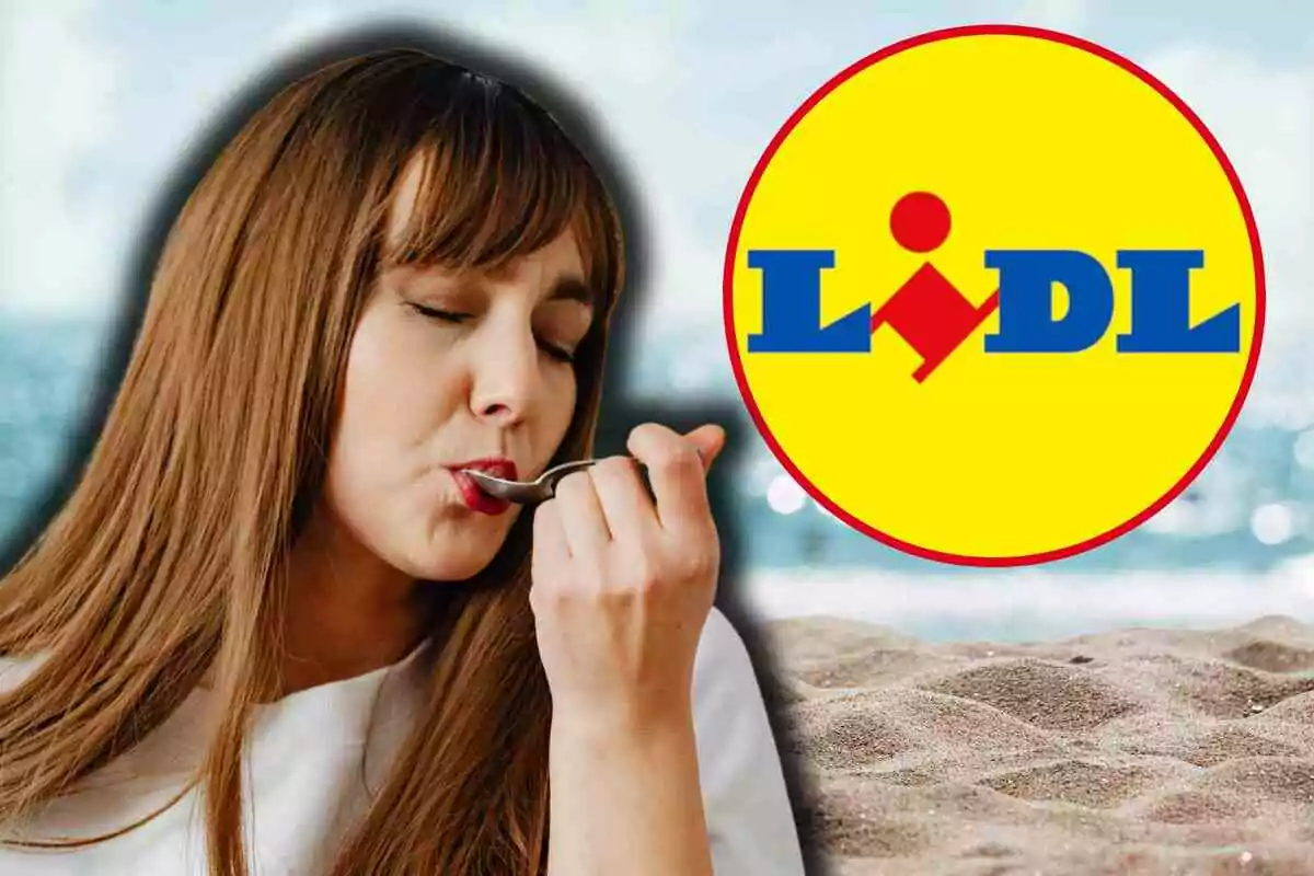 Dona gaudint d’una cullerada de menjar a la platja amb el logotip de Lidl al fons