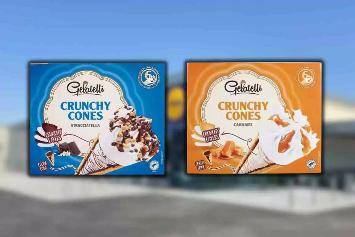 Dues caixes de gelats Gelatelli Crunchy Cones en sabors stracciatella i caramel sobre un fons desenfocat
