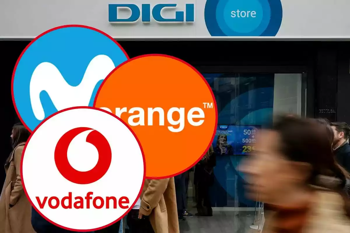 Logotips de Movistar, Orange i Vodafone superposats davant d'una botiga de DIGI.