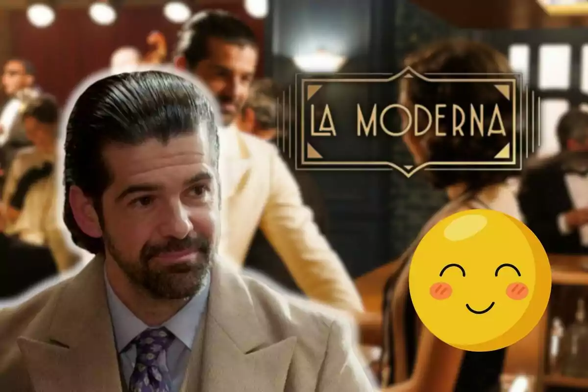 Miguel Ángel Muñoz amb vestit i corbata apareix en un ambient elegant amb persones al fons i un rètol que diu "La Moderna" al costat d'un emoji somrient.