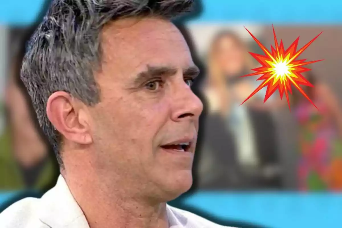 Alonso Caparrós de perfil amb expressió seriosa i un efecte d'explosió al fons.