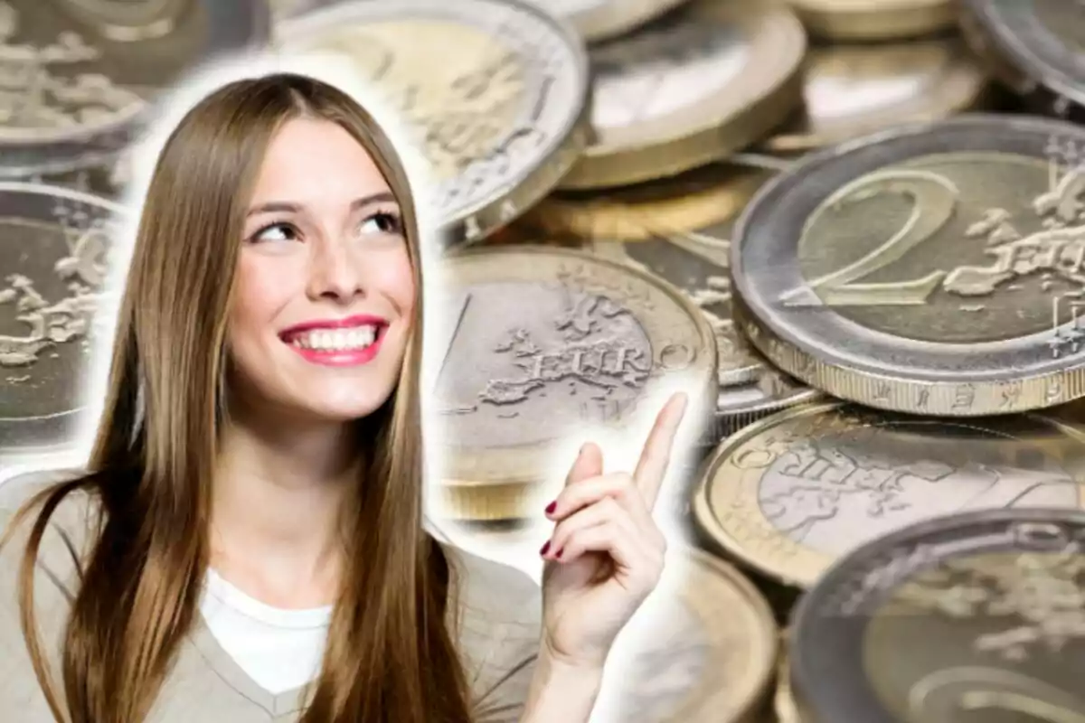 Muntatge de fotos d'una persona feliç i de fons un pla general de monedes d'euro