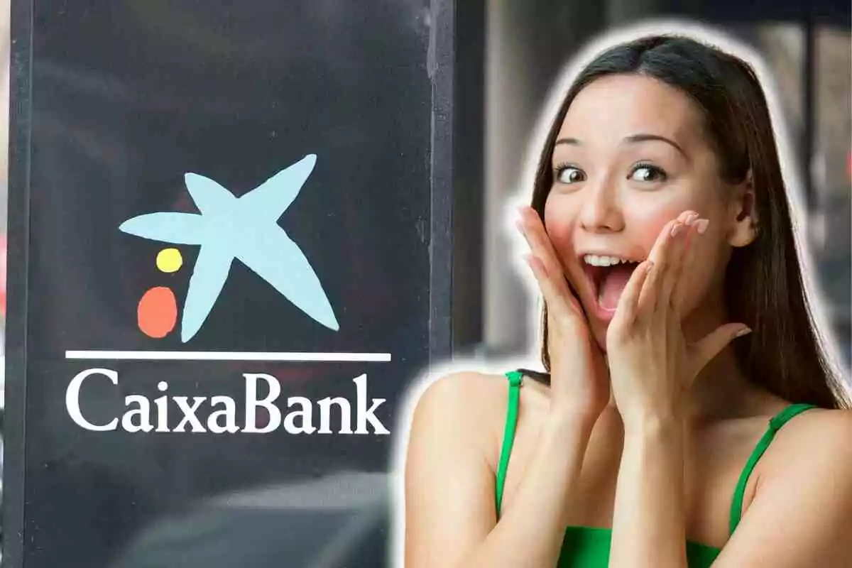 Una dona jove amb expressió de sorpresa és al costat d’un cartell de CaixaBank