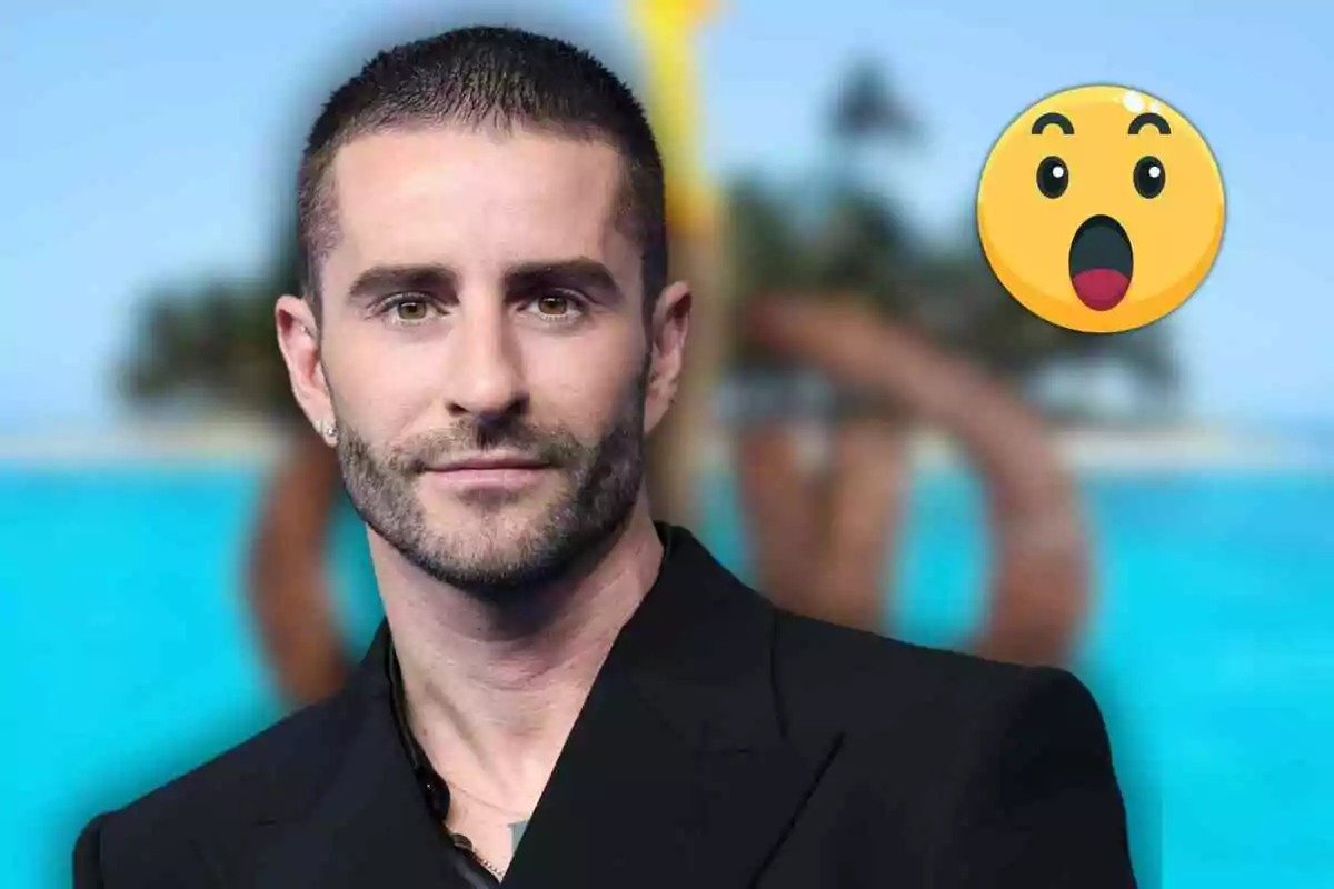 Pelayo Díaz amb barba i cabell curt en un entorn tropical amb un emoji sorprès al fons.