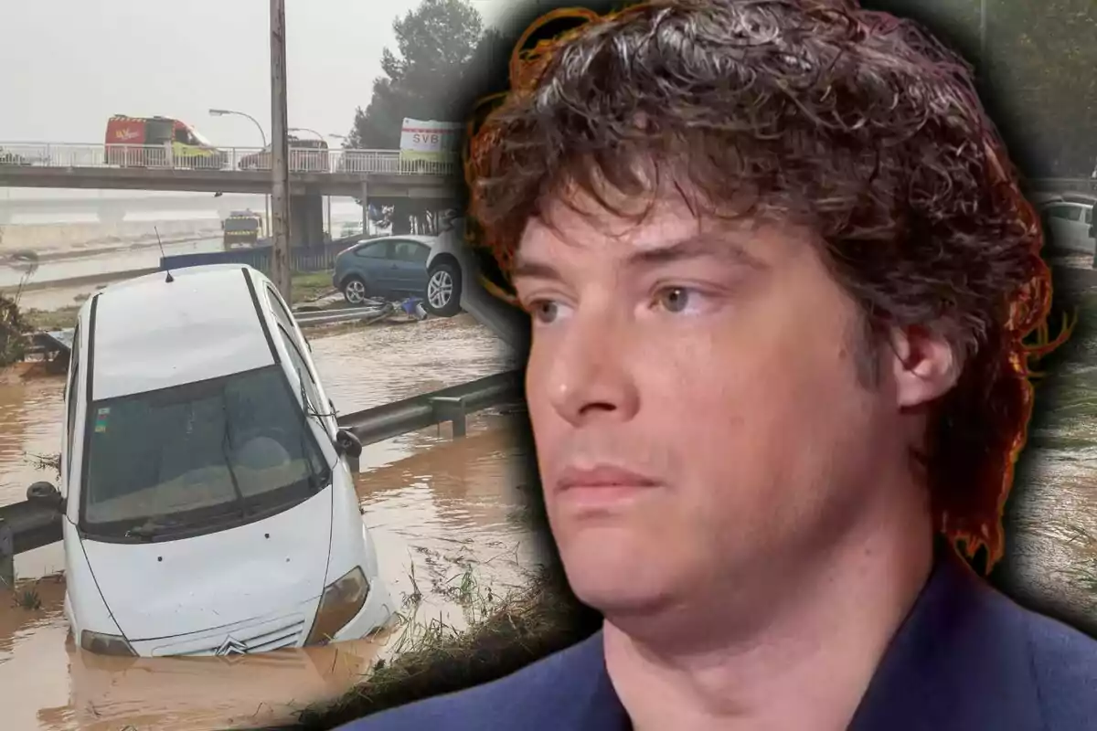 Un cotxe blanc atrapat en una inundació amb un pont i vehicles d?emergència al fons, al costat d?un primer pla de Jordi Cruz amb rostre seriós.