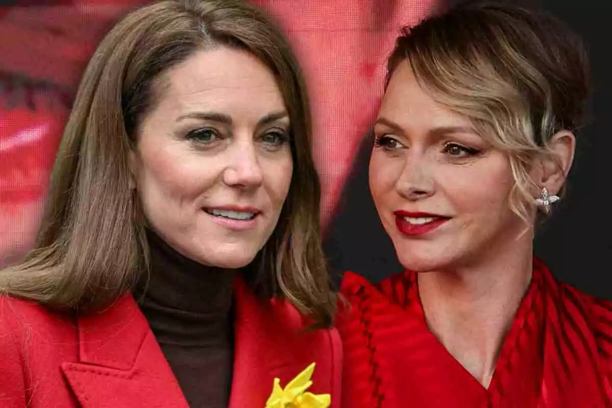 Charlene de Mònaco i Kate Middleton amb roba vermella posen juntes davant d’un fons borros. Charlene de Mònaco i Kate Middleton amb roba vermella posen juntes davant d’un fons borros.
