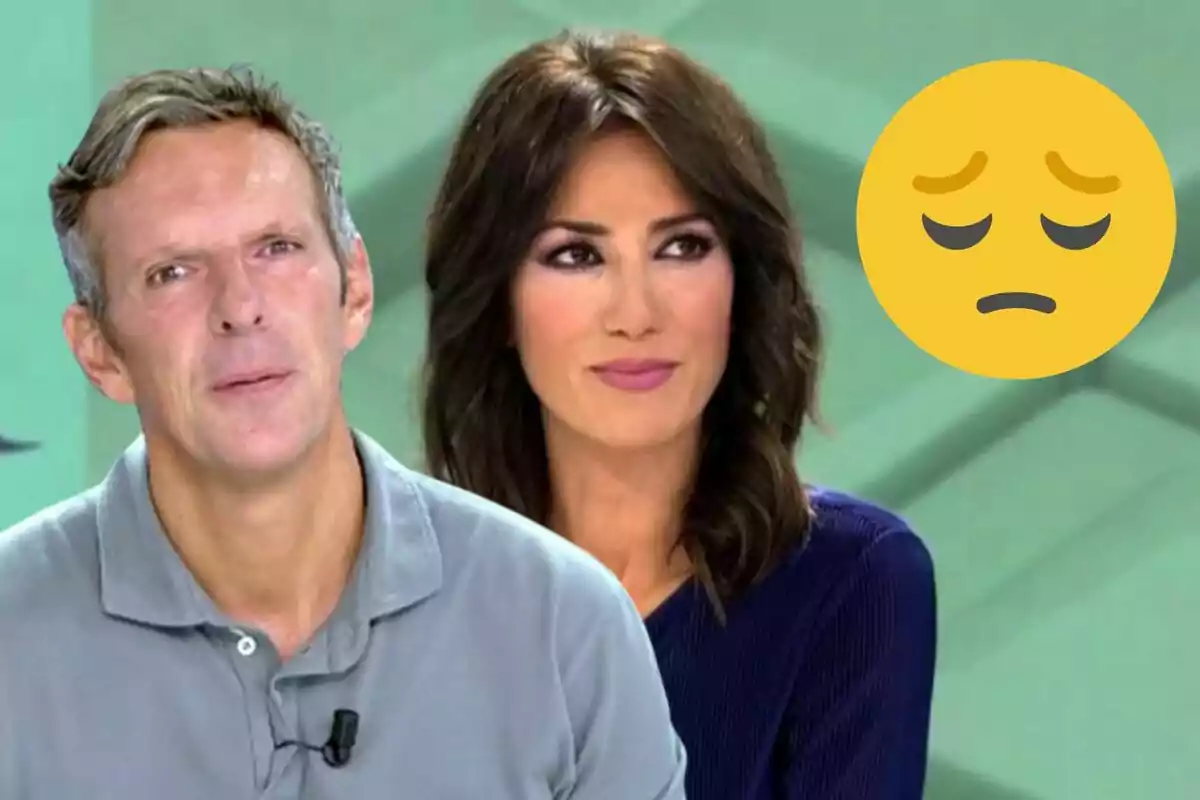 Joaquín Prat i Patricia Pardo estan assegudes juntes en un estudi de televisió amb un emoji de cara trist flotant a la dreta.