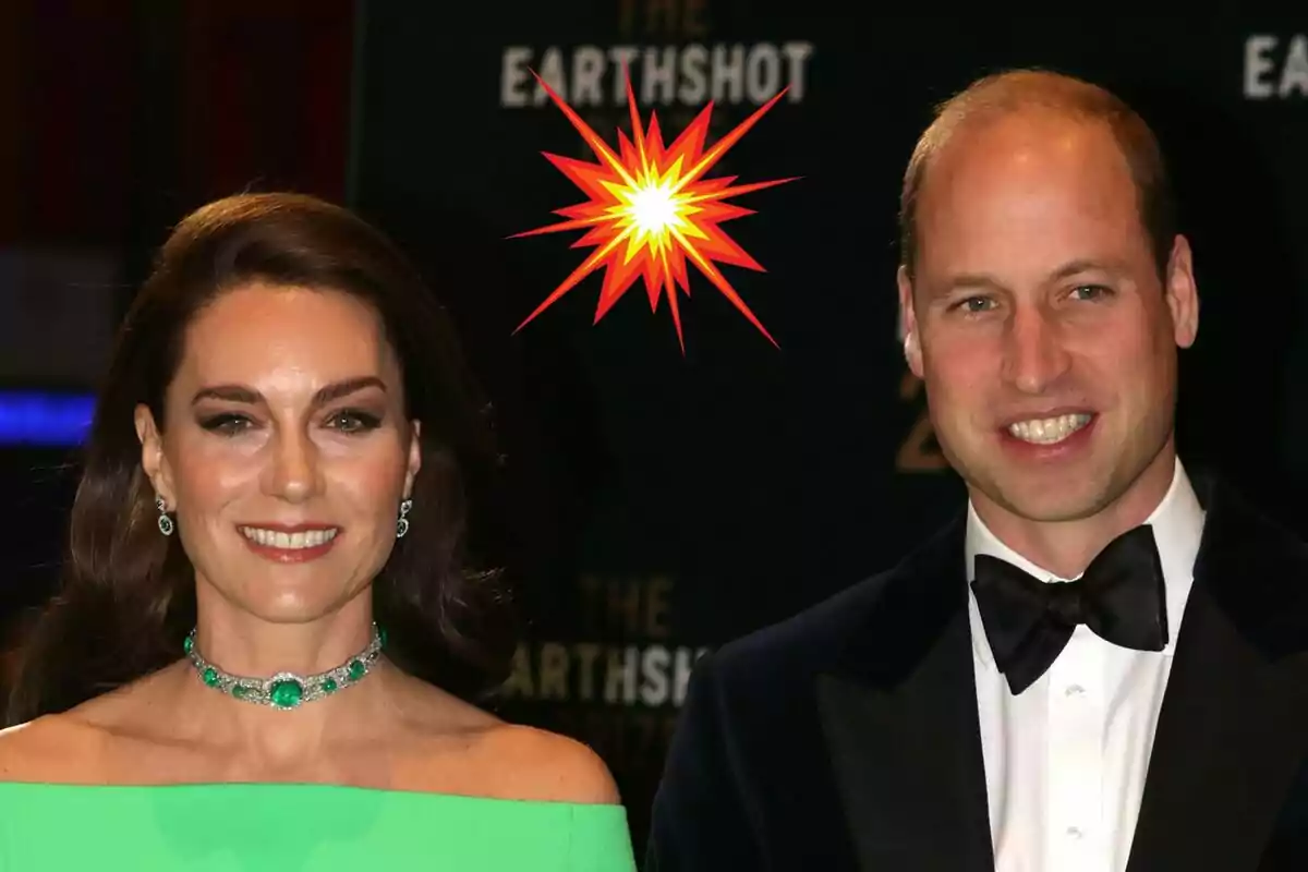 Kate Middleton i el príncep Guillem vestida de gala somriu davant d'un fons fosc amb un gràfic d'explosió al centre.