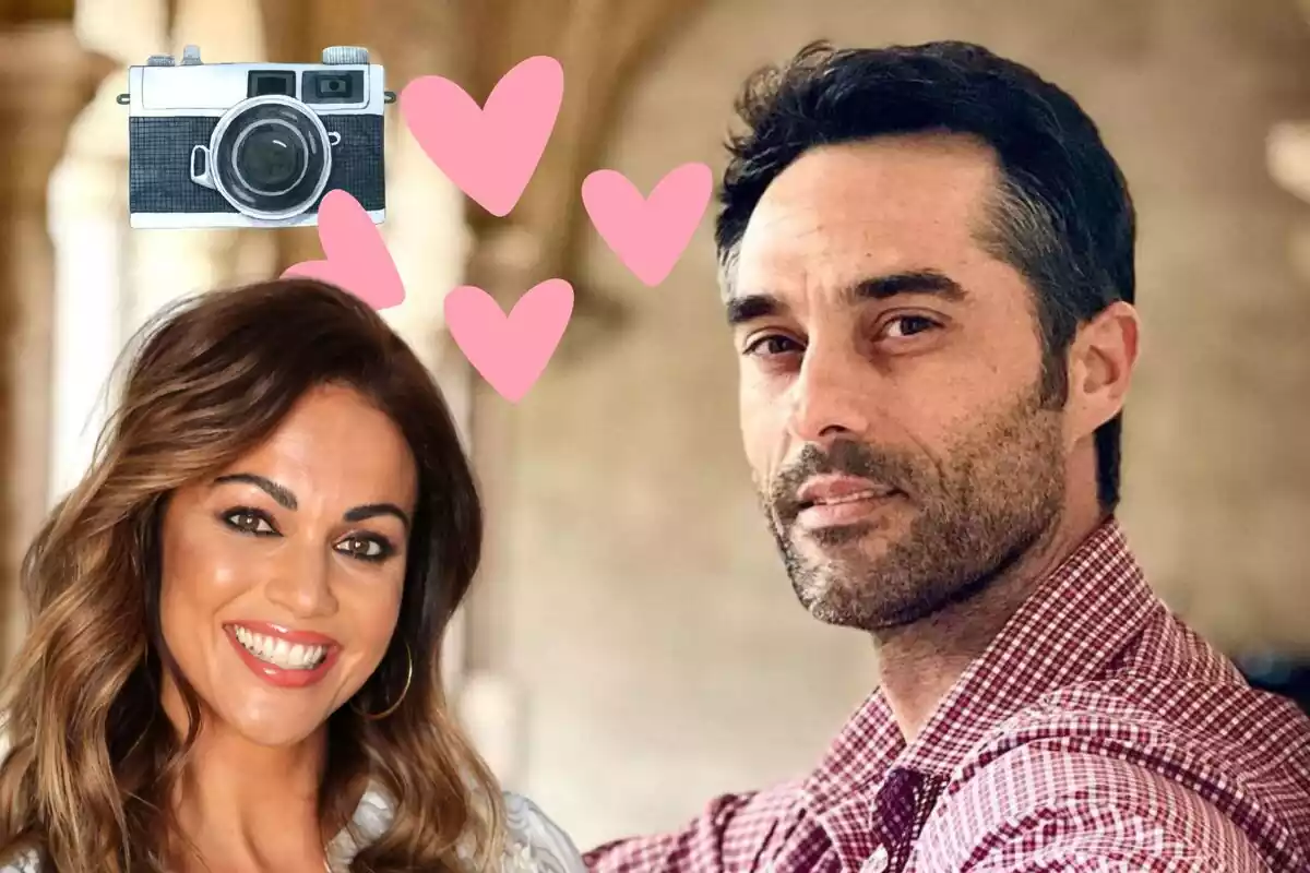 Muntatge de Lara Álvarez somrient amb els llavis roses, Antonio Texeira somrient amb una camisa de quadres i uns cors al costat d'una càmera